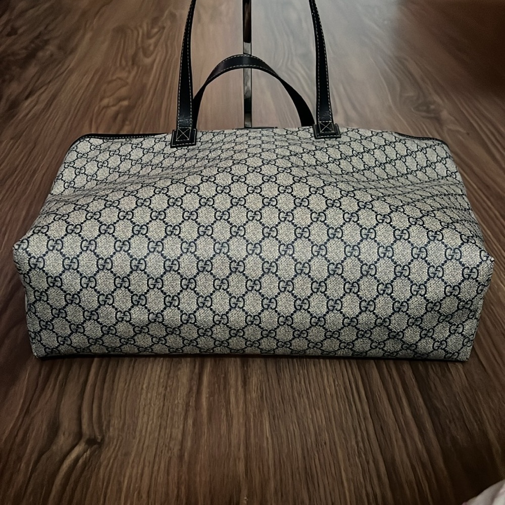 A314- 💯% authentic Gucci shoulder bag - Picture 14 of 16